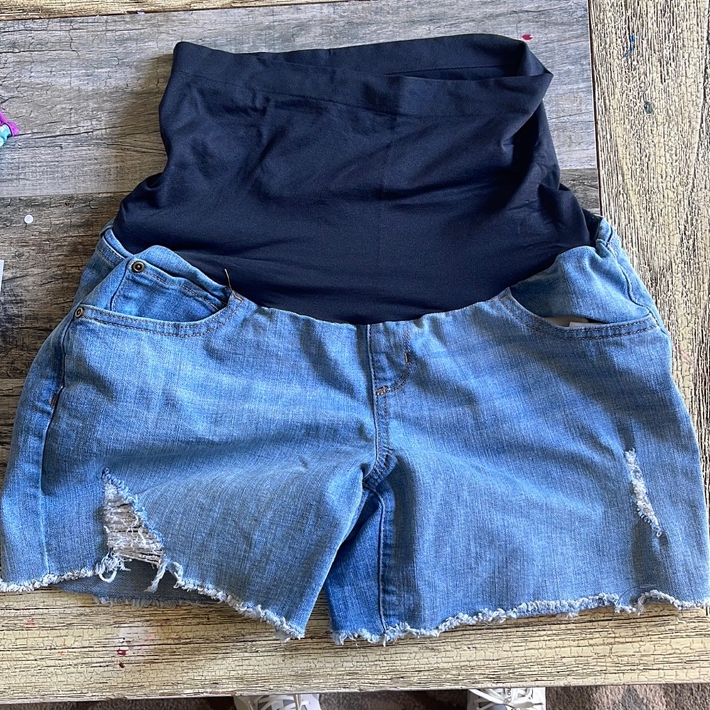 Sonoma maternity shorts